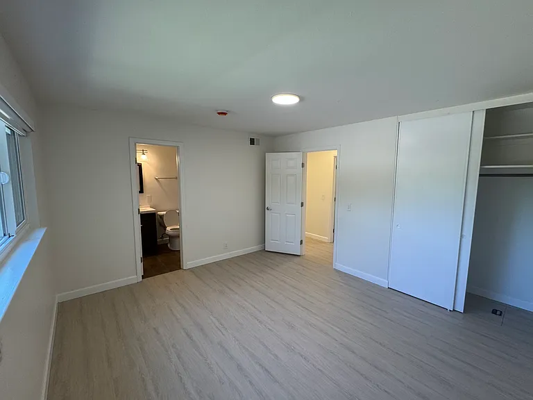 1126 Steinway Ave — Photo 12