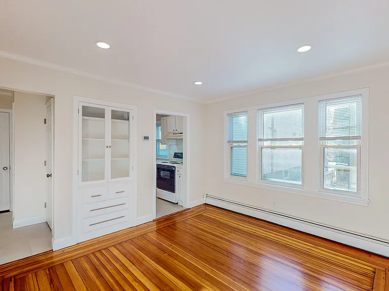 7 Smith St #1 — Photo 6