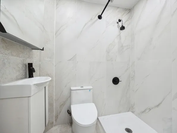 874 Bergen Street image 6 of 7