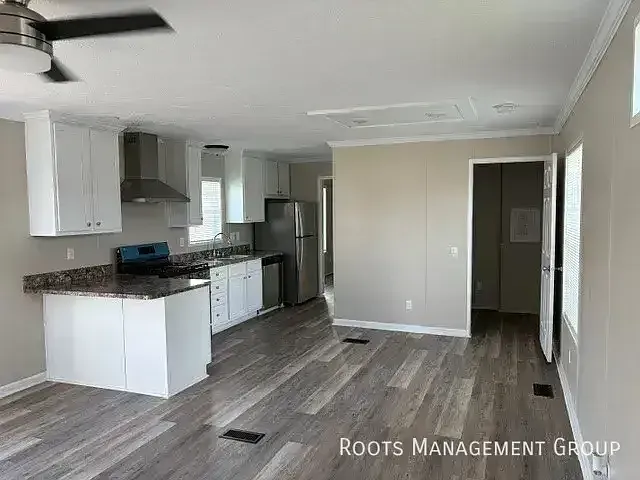 2300 E Philip Ave #23 — Photo 2