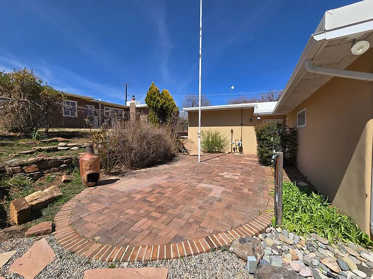4557 Trinity Dr — Photo 37