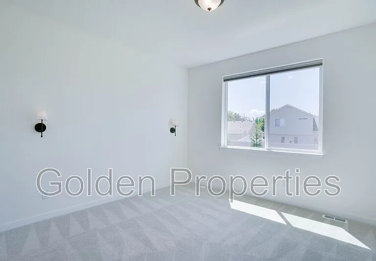 7768 N Girard Cir — Photo 11