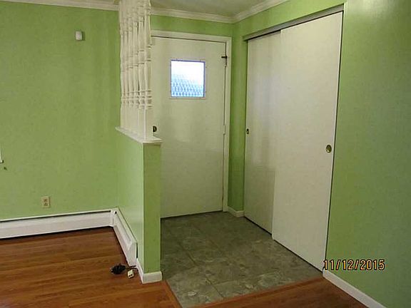 2nd image of 826 Taylor Dr