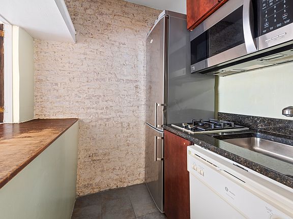 5th image of 414 E 88th St APT 5A