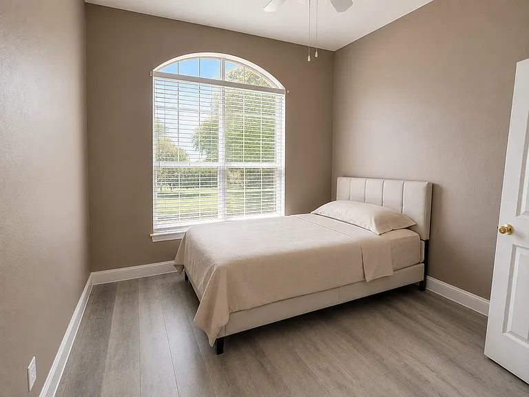 9901 Laurel Ln — Photo 8