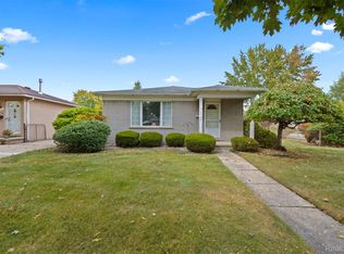 33432 Balmoral St, Westland, MI 48185