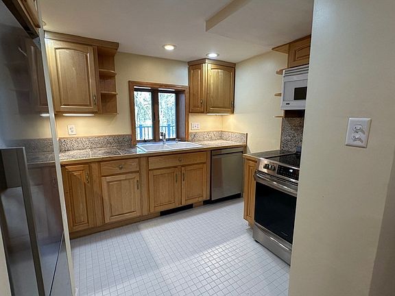 4th image of 51 Belvidere Heights Dr #B