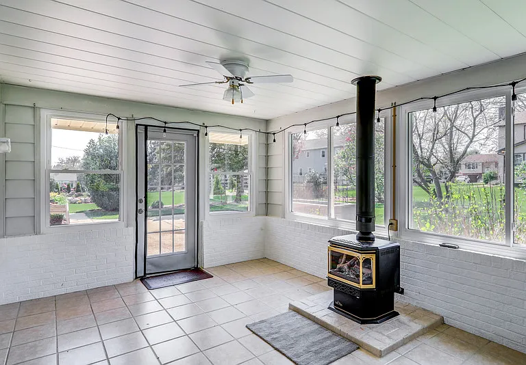 1827 Larchmont Ln — Photo 66