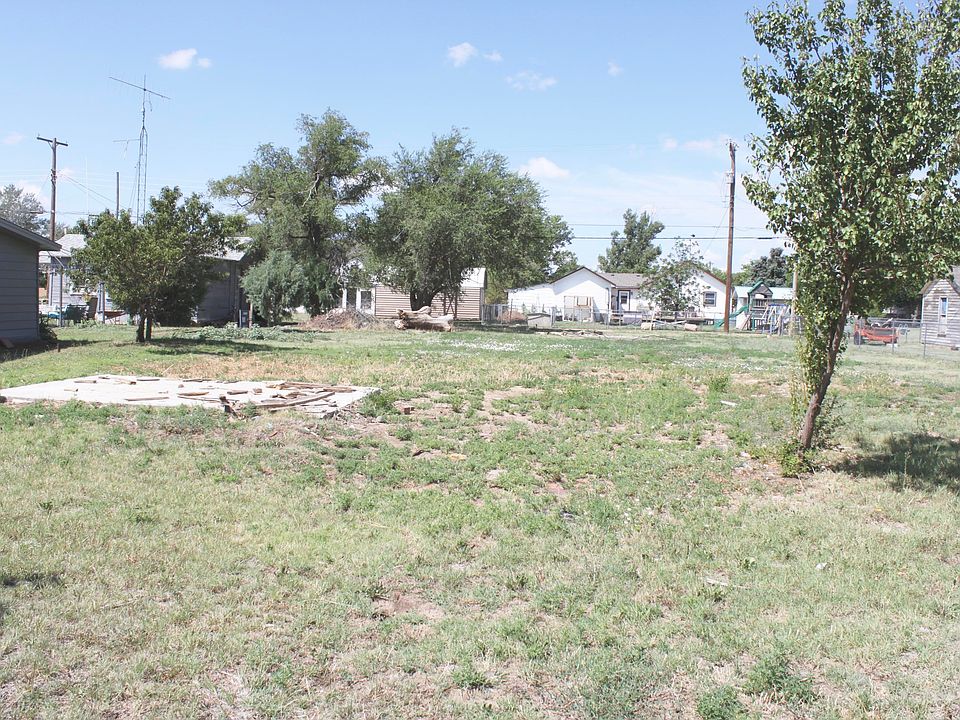 2nd image of 703 Oak Ave