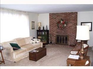 229 Shafer Rd, Coraopolis, PA 15108