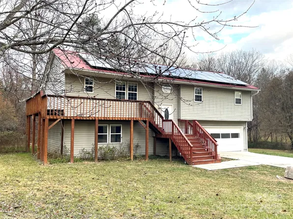 14 Spring Lake Dr, Fletcher, NC 28732
