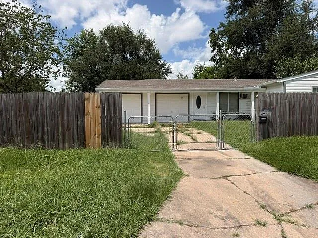5103 Willow Glen Dr — Photo 2