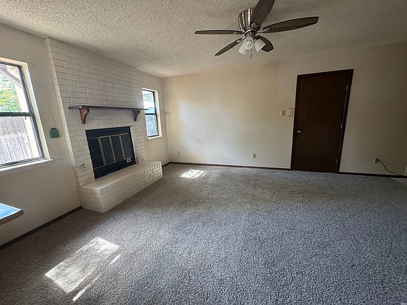 4th image of 831 Agate Rd