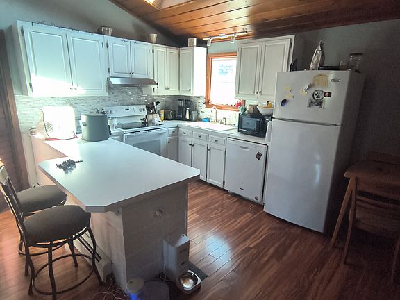 2nd image of 7 Willow Ave #A