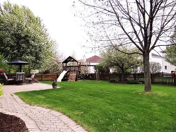3rd image of 2385 Glenford Dr