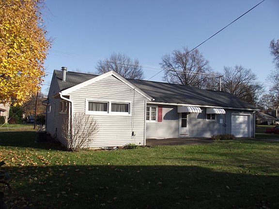 4th image of 820 Eastern Ave