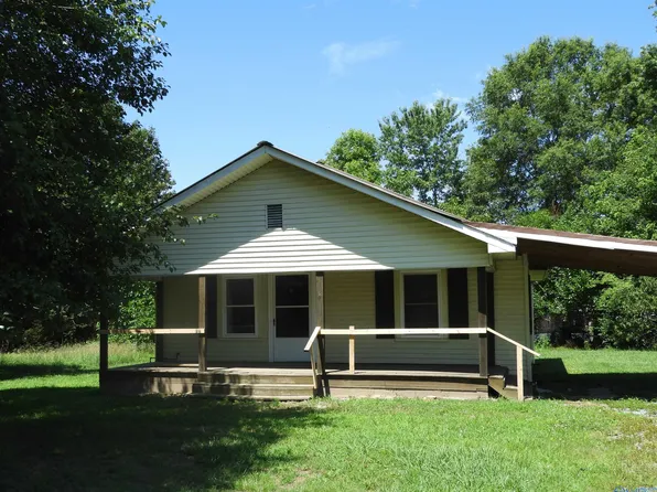 93 Hodges St NW, Rainsville, AL 35986