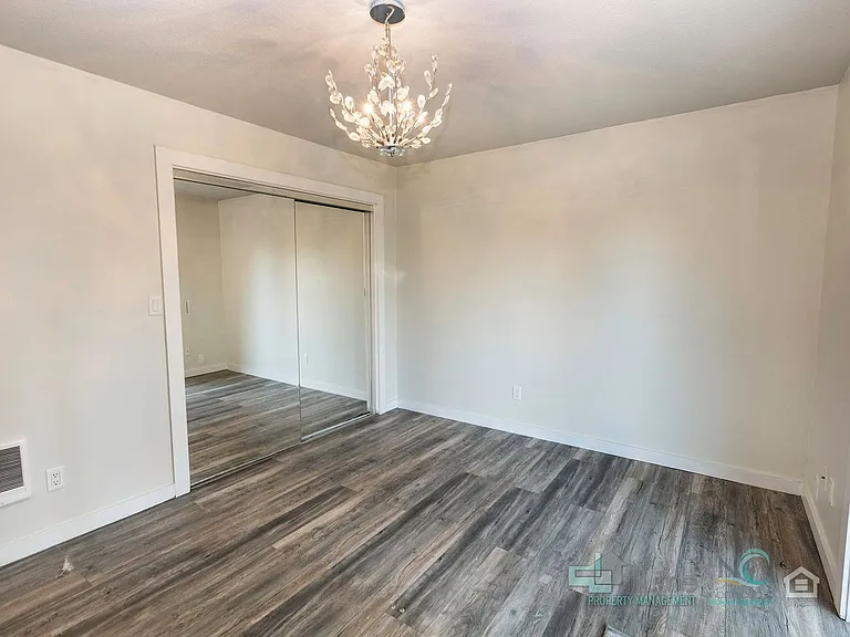 242 Hemlock St — Photo 32