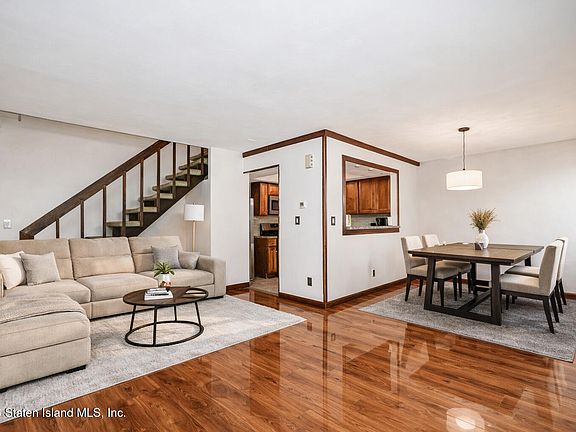 3rd image of 1212 Richmond Ave