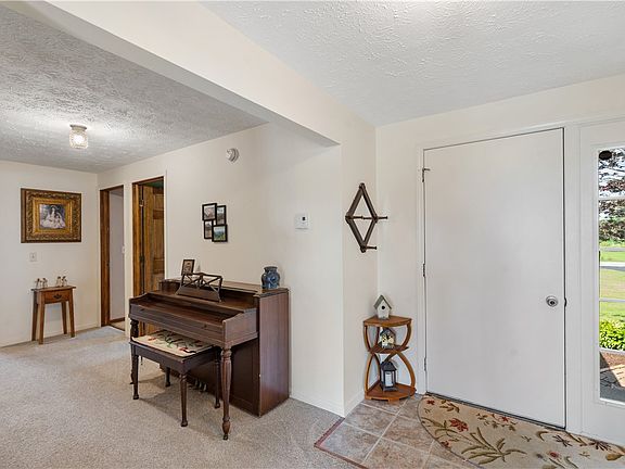 3rd image of 1261 Middle Rd