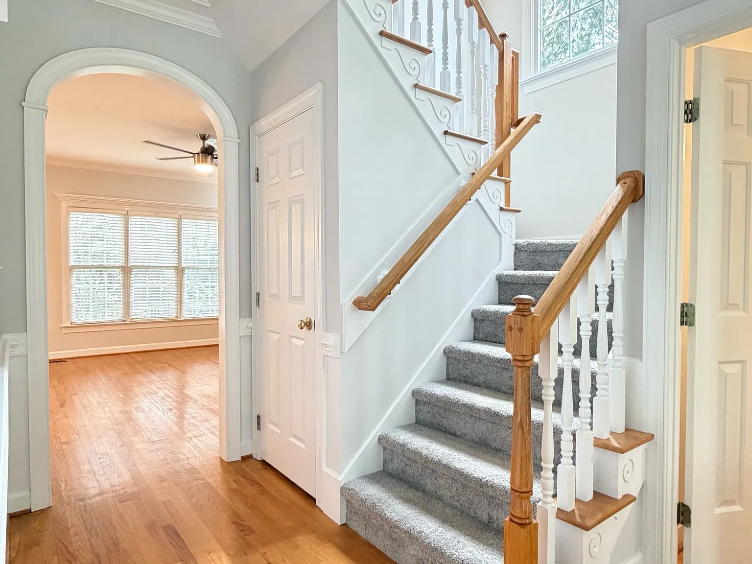 3 bed, 2.5 bath, 1885 sqft, $2,450 — Photo 3