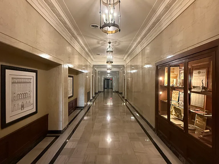 350 N Meridian St #208 — Photo 6