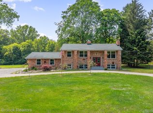 3100 Hartung St, Rochester Hills, MI 48309