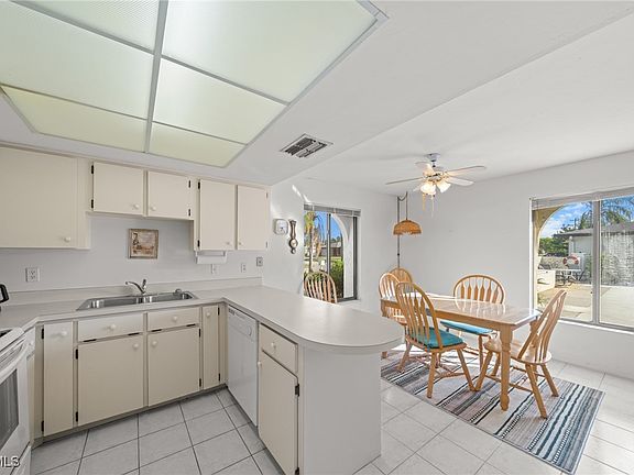 5th image of 1004 SE 8th St APT 107