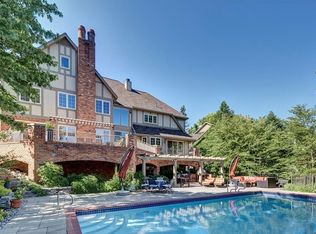 1217 Water Cliff Dr, Bloomfield Hills, MI