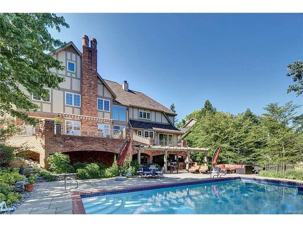 1217 Water Cliff Dr photo 1