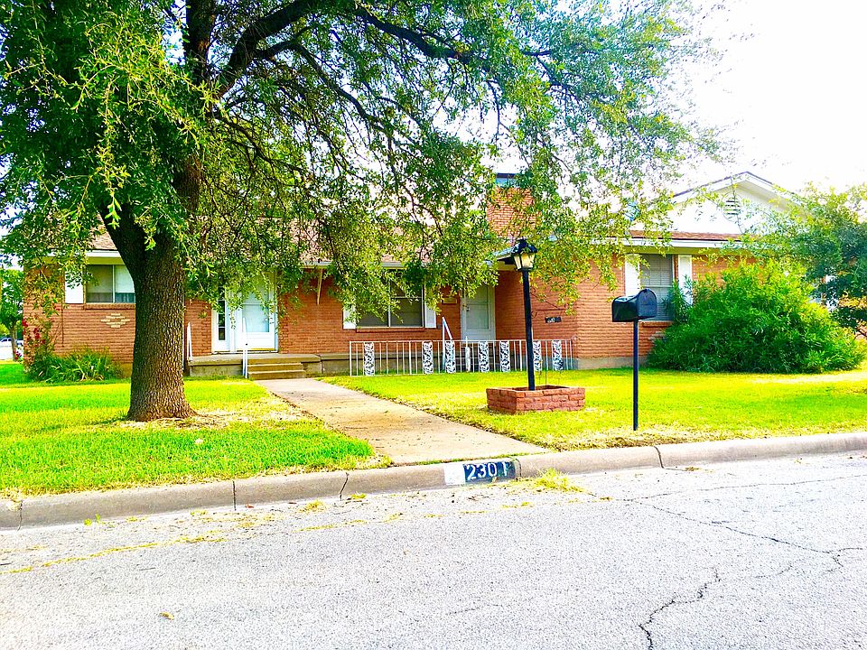 1st image of 2301 SE 11th St