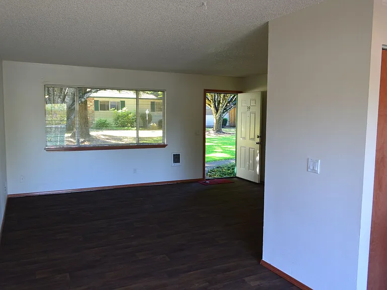 Jefferson Square Apartments — Photo 5