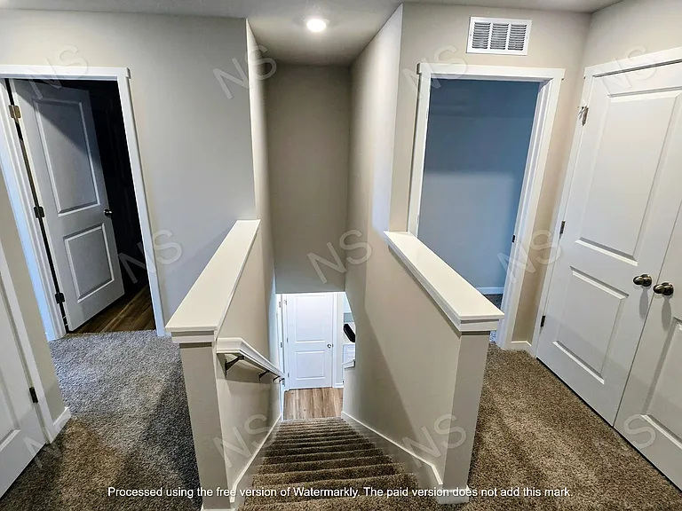 523 Kinley Dr — Photo 17