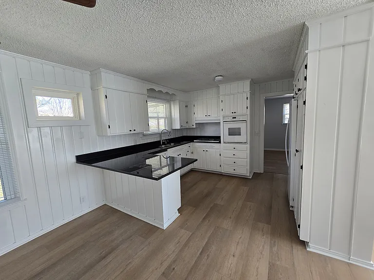 209 Friendship Dr — Photo 2