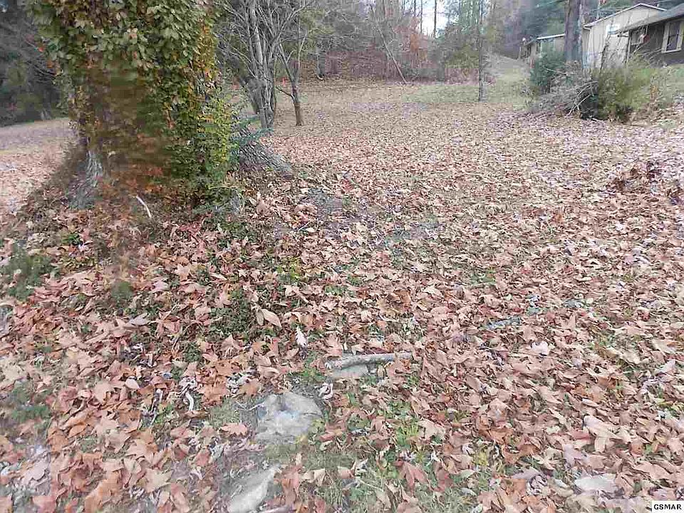 2nd image of 420 McMahan Rd