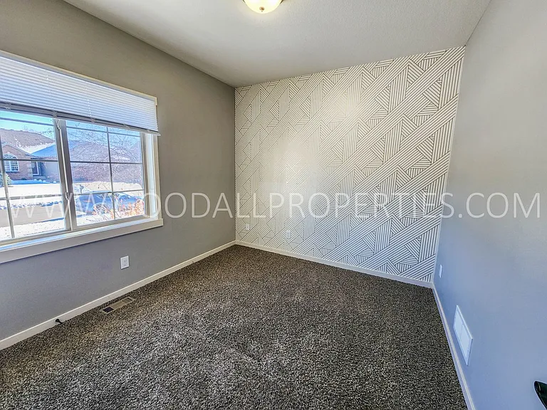 1106 NW Rockcrest Rd — Photo 6