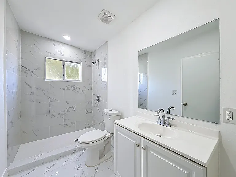 10235 SW 177th St — Photo 11