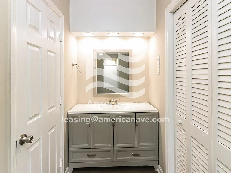 893367_009_main_bathroom_10.jpg