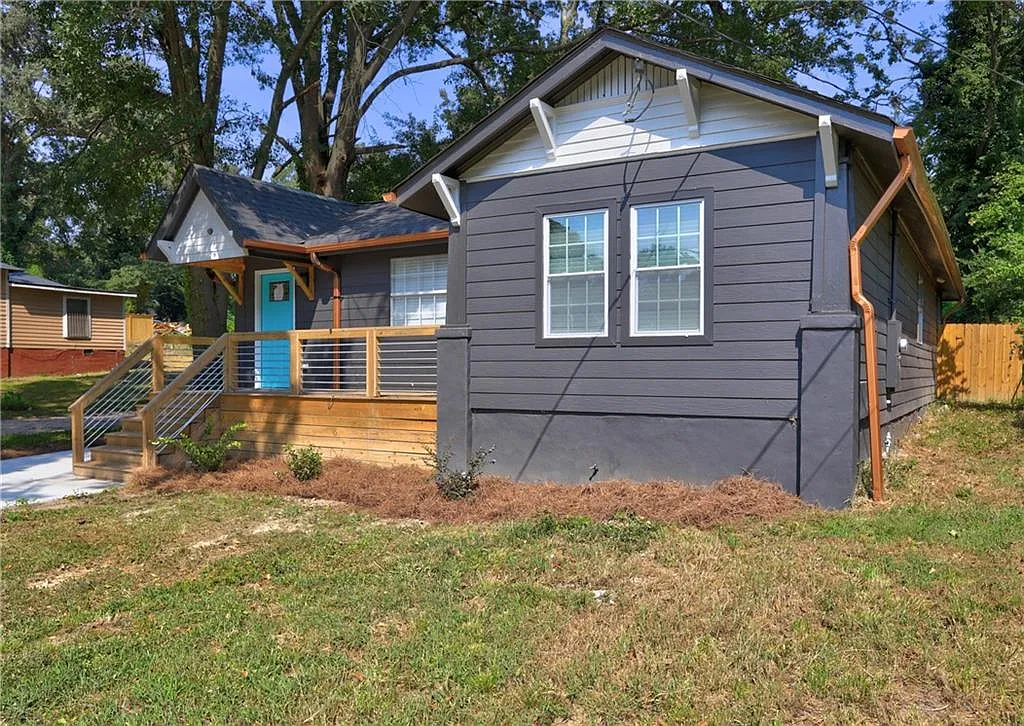 3 bed, 2.0 bath, 141 sqft, $2,400 — Photo 3
