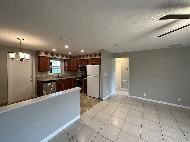 8502 Sunset Dr — Photo 3
