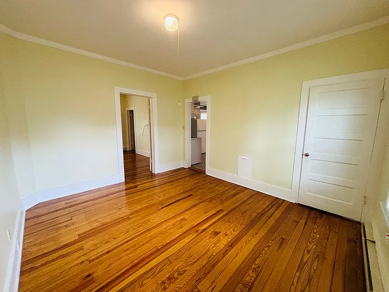 925 Forest St — Photo 6