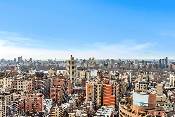 Sold by Bond New York | media 4