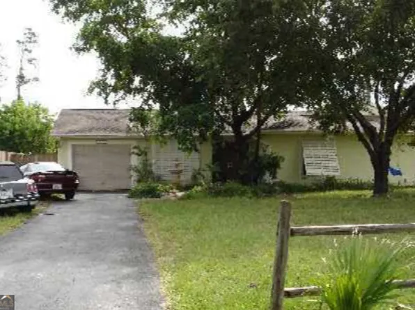 2565 SE Hemsing St, Port Saint Lucie, FL 34984