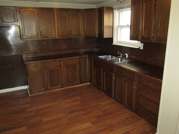 5th image of 1028 Leland Ave