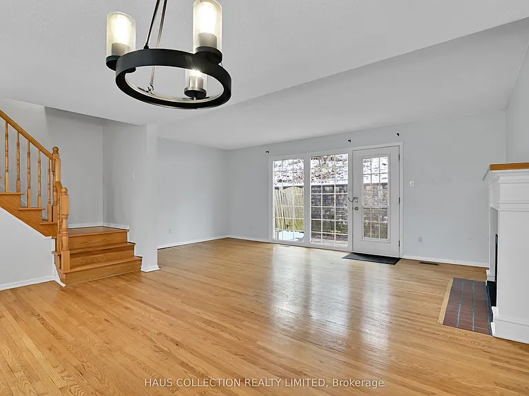 884 Walkley Rd — Photo 7