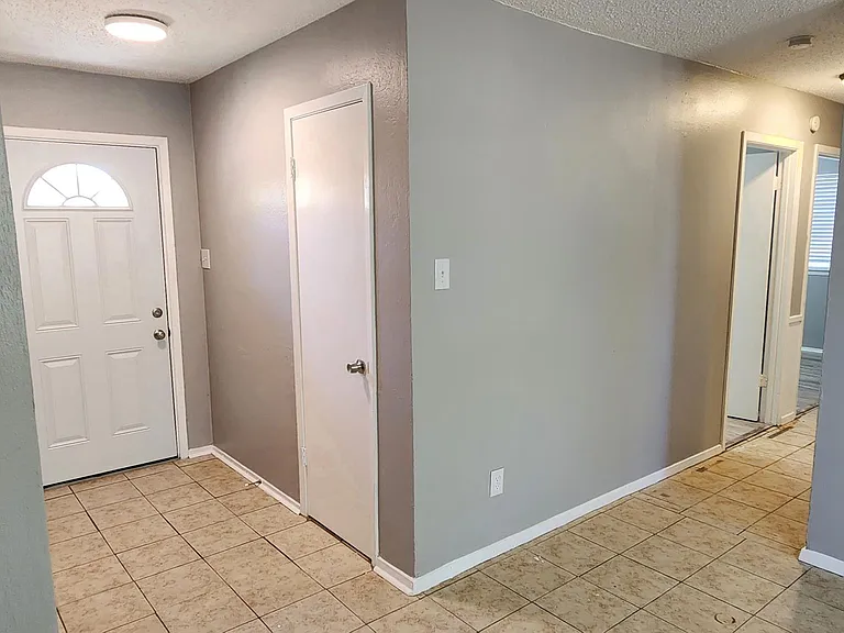 822 Lake View Rdg — Photo 3