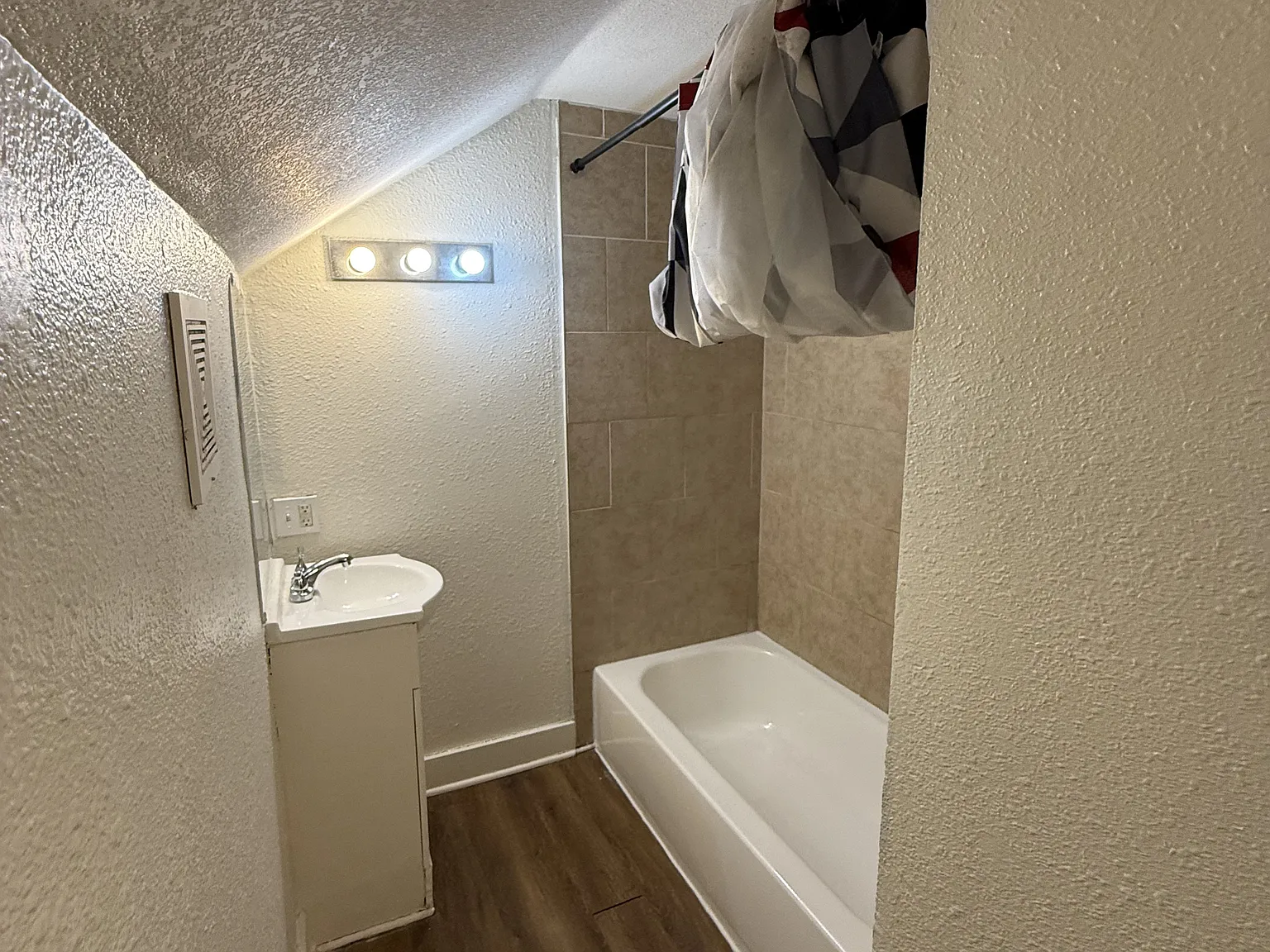 353 Sherburne Ave. - 1 — Photo 3