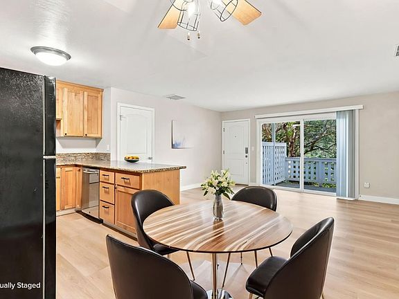 3rd image of 755 14th Ave APT 409