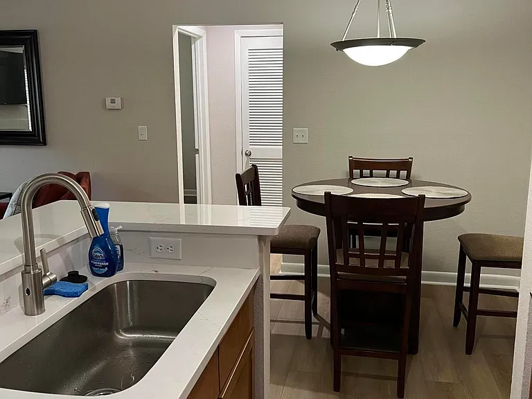 271 Alexandra Dr #7 — Photo 10