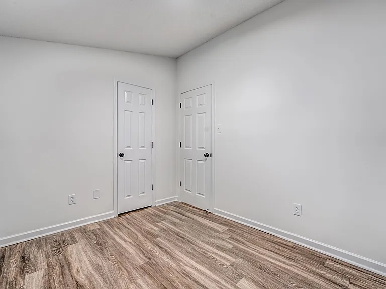 4980 Vickie Dr — Photo 8